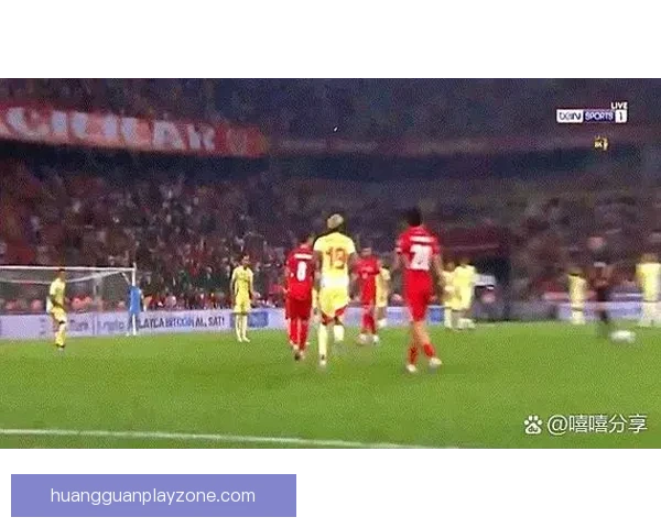 亚马尔赛后回更衣室一路抱怨情绪失控表现引关注