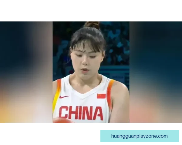 小宝生日快乐 李月汝分享庆祝照 自信微笑为自己干杯被爱环绕